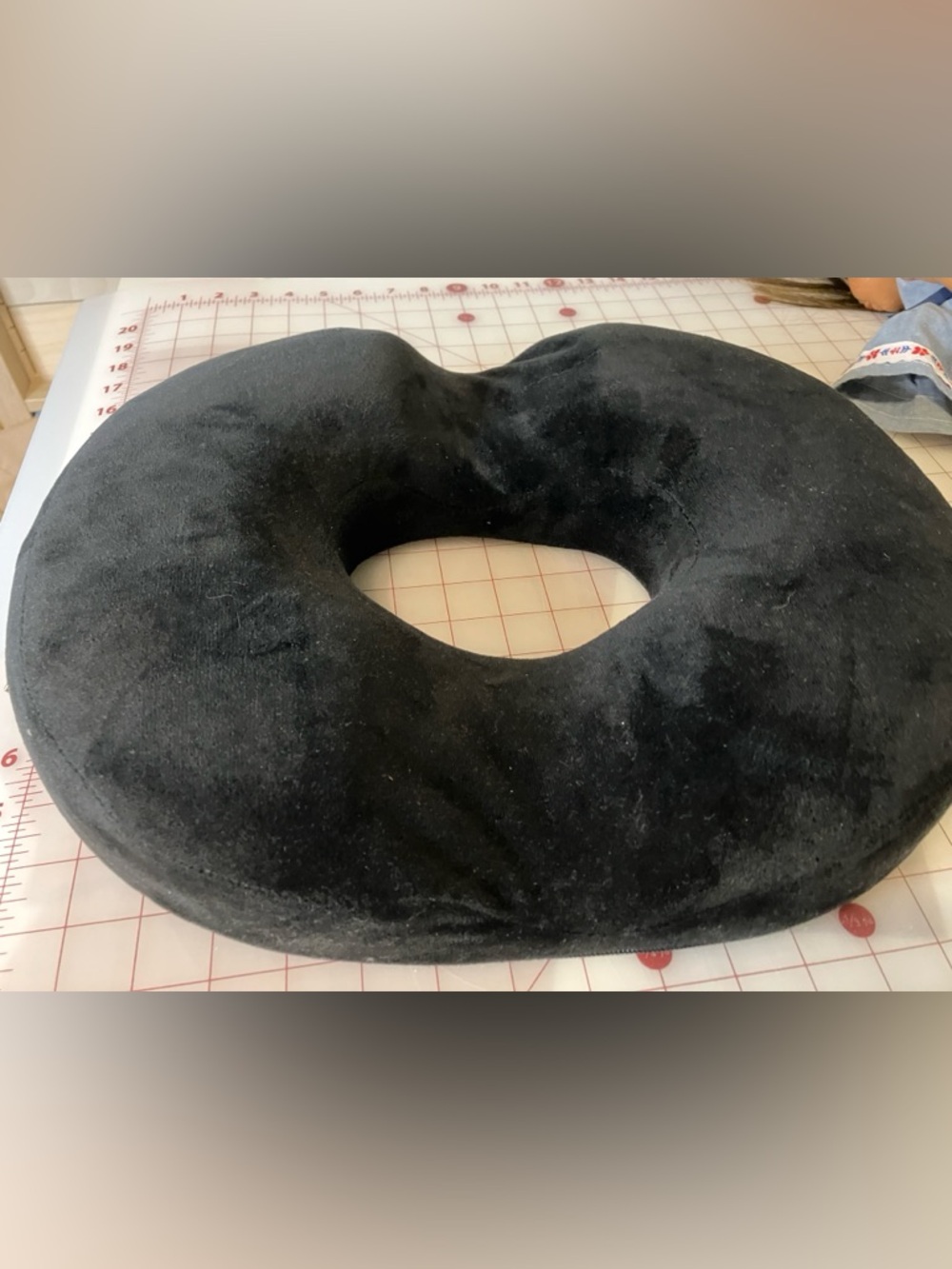 Relieve Donut Pillow Black Plush Cover